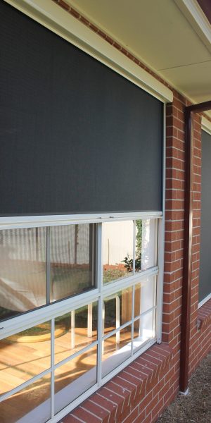 slidetrack-window-blinds-traditional
